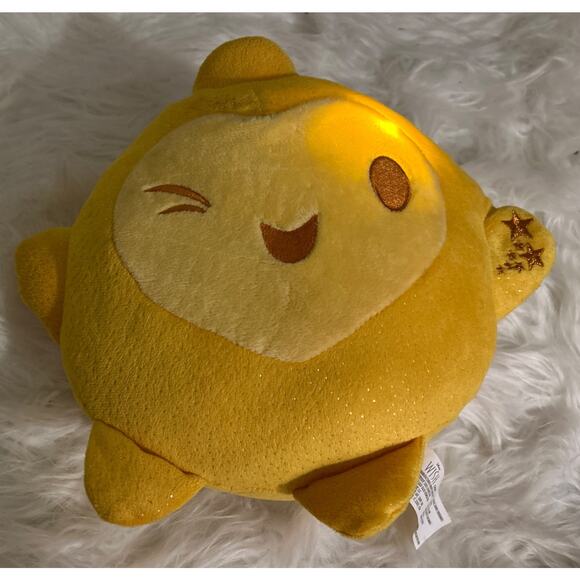 Disney Wish Movie SOFT YELLOW STAR 9" LIGHTS UP !!Plush STUFFED ANIMAL TOY - Picture 2 of 4
